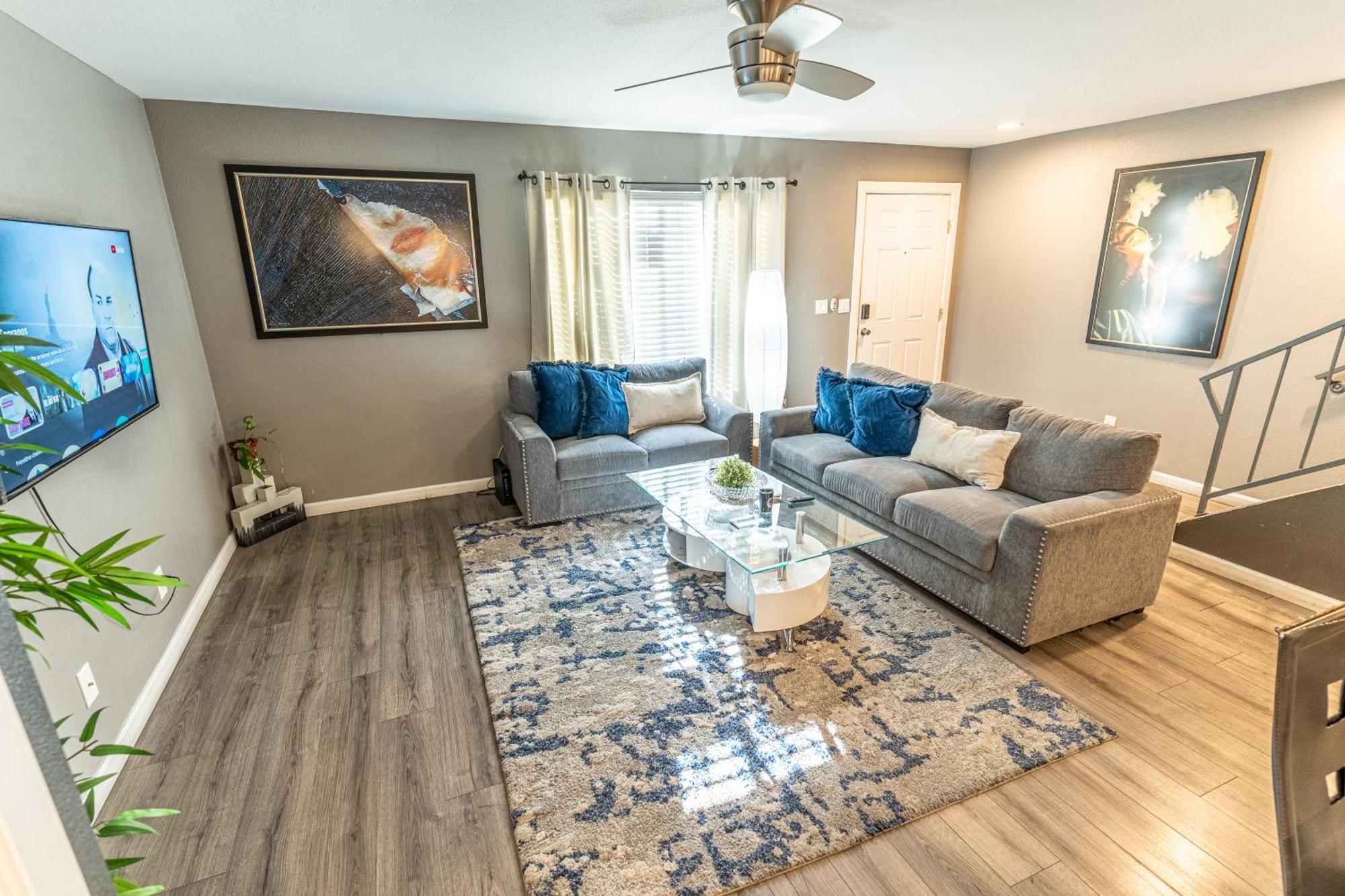 Spacious 2-Bedroom Townhouse With Pool & Private Patio In Central Las Vegas Exteriér fotografie