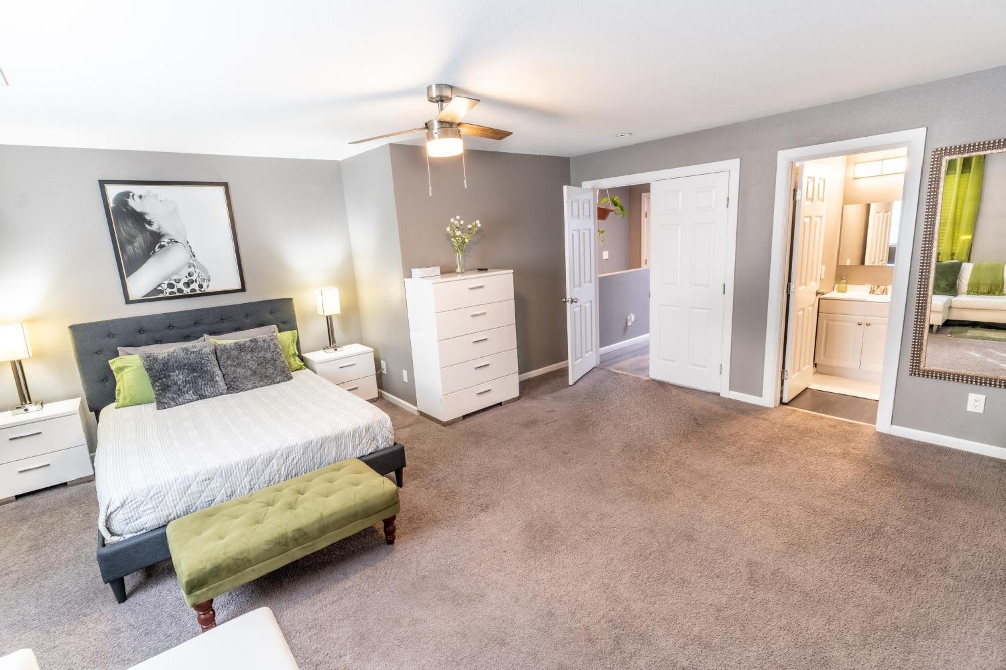 Spacious 2-Bedroom Townhouse With Pool & Private Patio In Central Las Vegas Exteriér fotografie